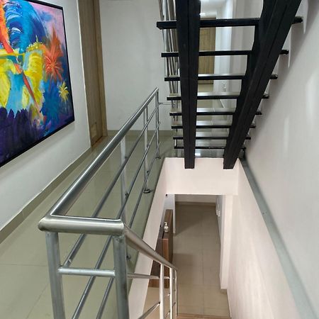 110 Loft Aparthotel Кали Екстериор снимка